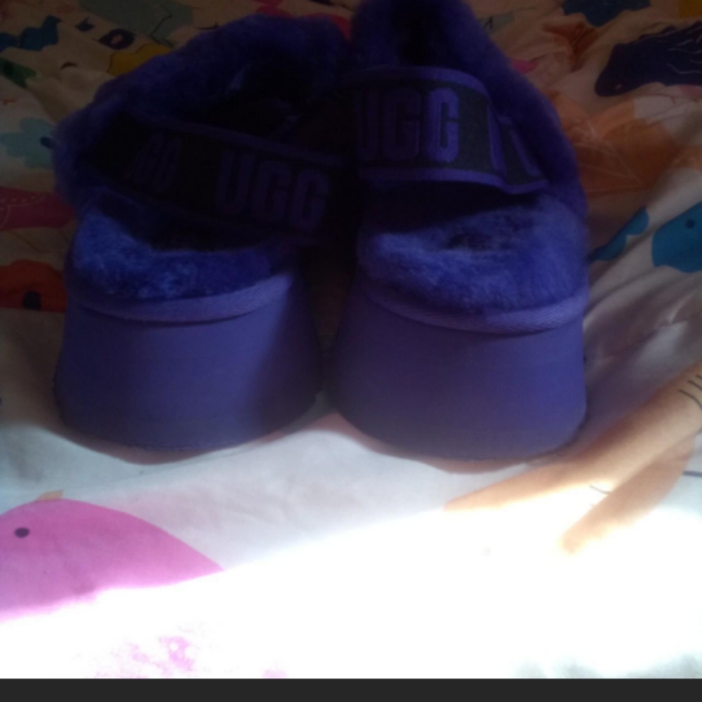 Ugg Slides Platforms Size 6/7 - image 4